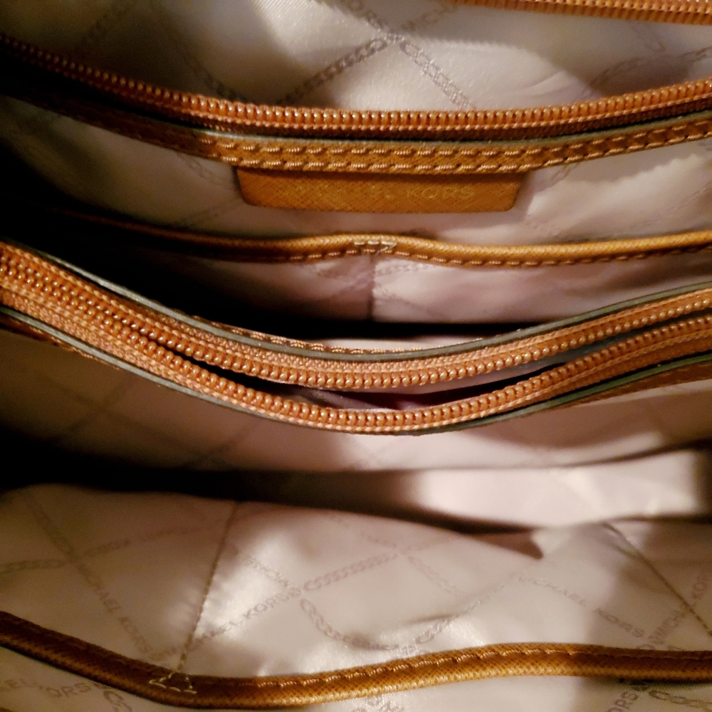 Michael Kors Purse - Picture 4 of 4